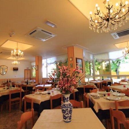 Hotel Moby Dick Rimini Eksteriør bilde