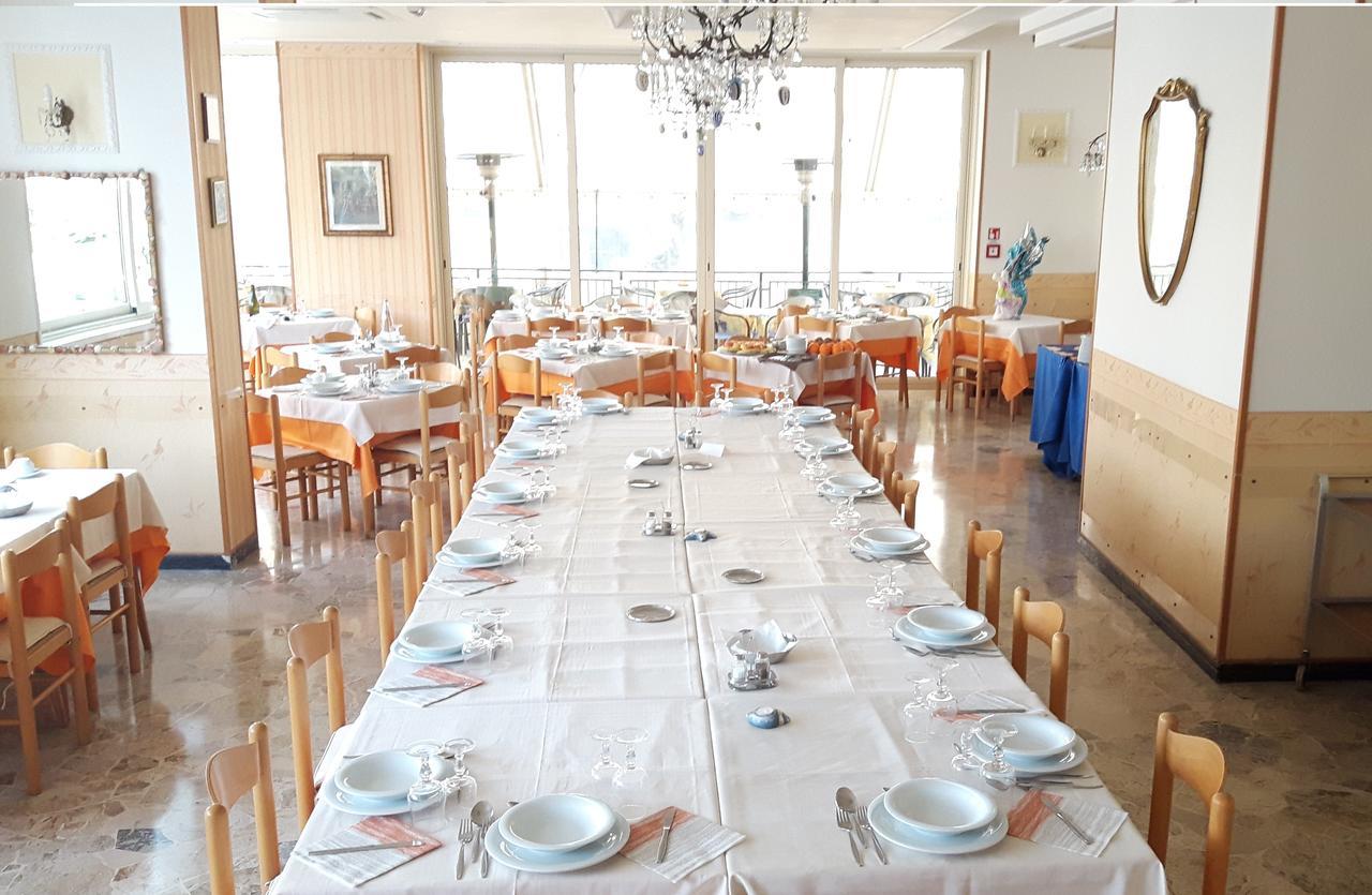 Hotel Moby Dick Rimini Eksteriør bilde